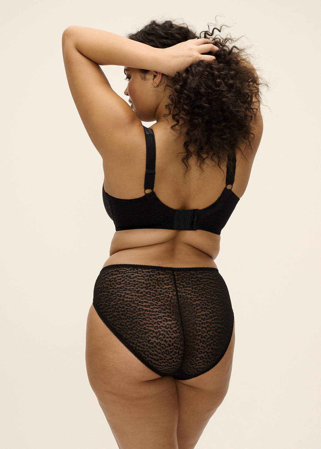 Elomi Lucie Underwire Plunge Bra - Image 2